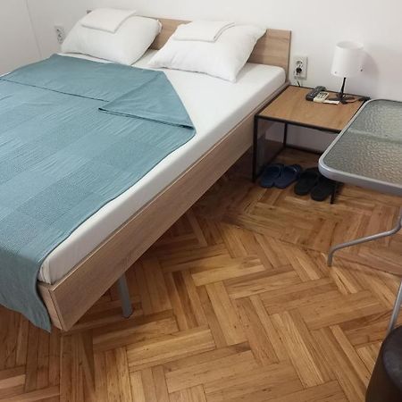 Airport Md Rooms Belgrad Dış mekan fotoğraf